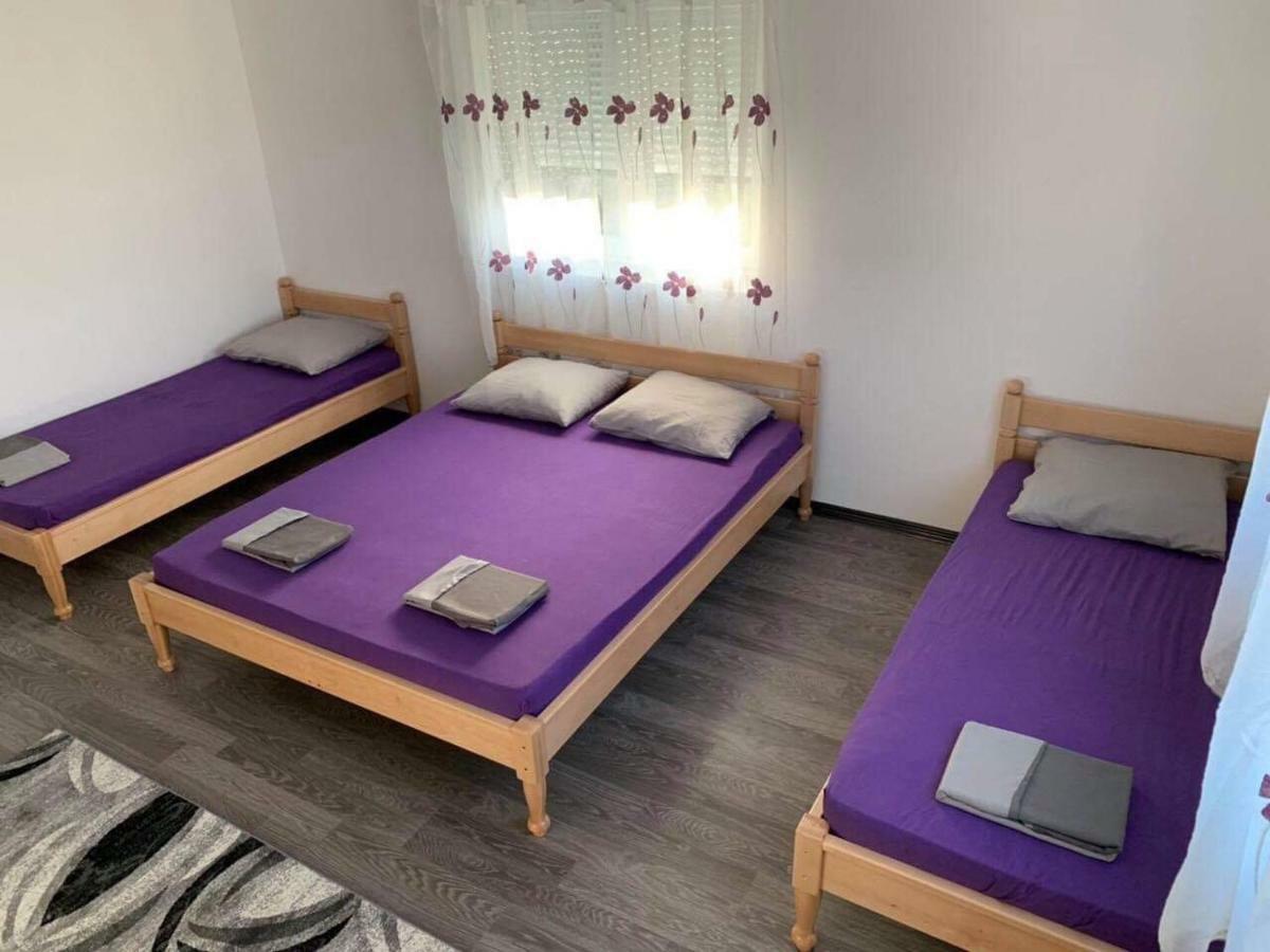 מוסטר Apartman Grande Ajna מראה חיצוני תמונה