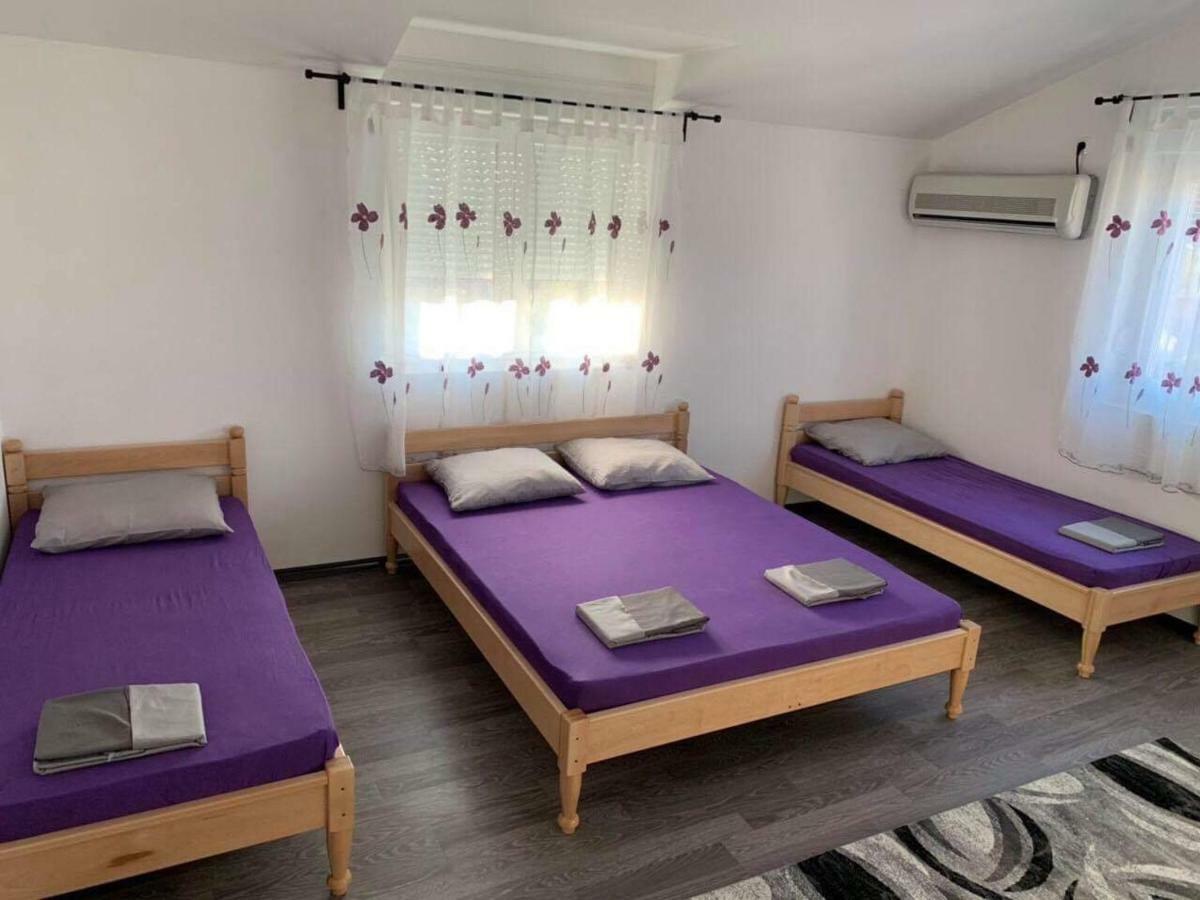 מוסטר Apartman Grande Ajna מראה חיצוני תמונה